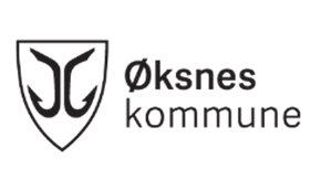 øksnes kommune logo sort-hvit - Klikk for stort bilde