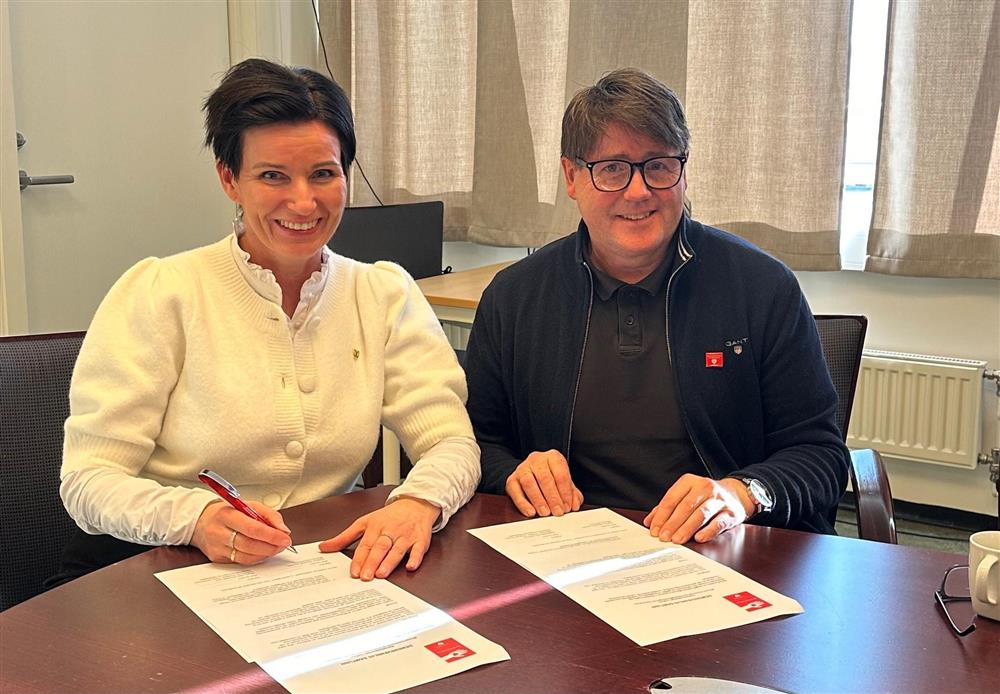 Øksnes kommune har signert samarbeidsavtale med Nasjonalforeningen for Folkehelse - Klikk for stort bilde